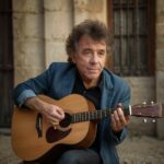 Alain Souchon à la guitare