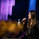 femme qui chante